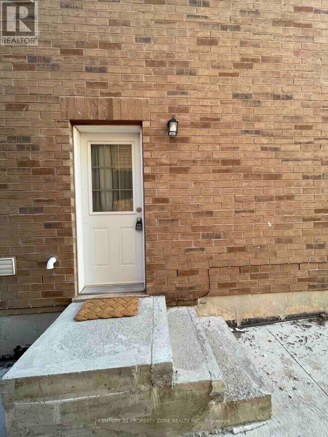 Building Photo - 77 Frenchpark Cir