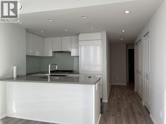 Photo du bâtiment - 6638 Dunblane Ave