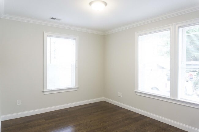 Building Photo - 8 Nira Ave