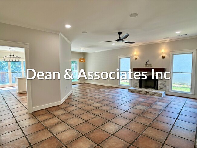 Building Photo - 1315 Berwick Dr