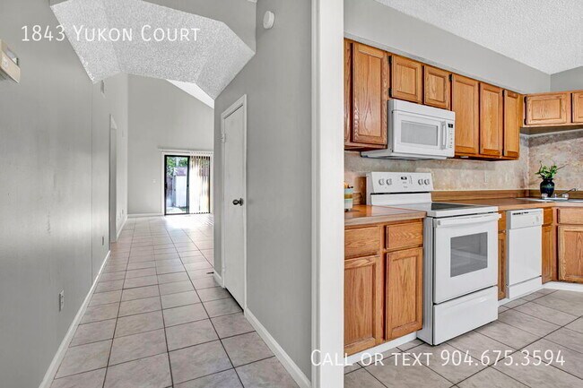 Foto del edificio - 1843 Yukon Ct