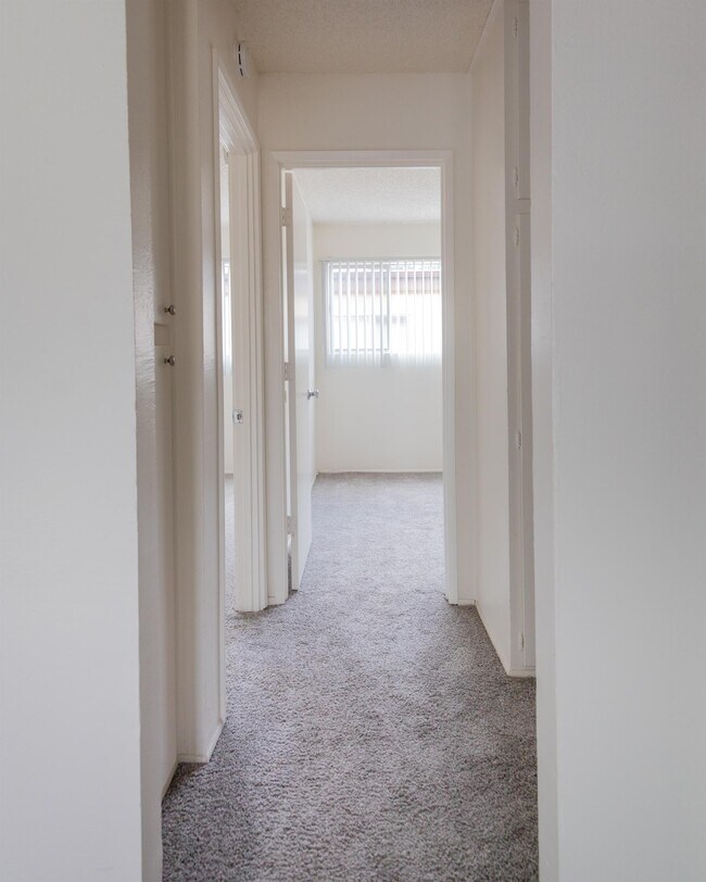 Building Photo - 2712 Mission Village Dr