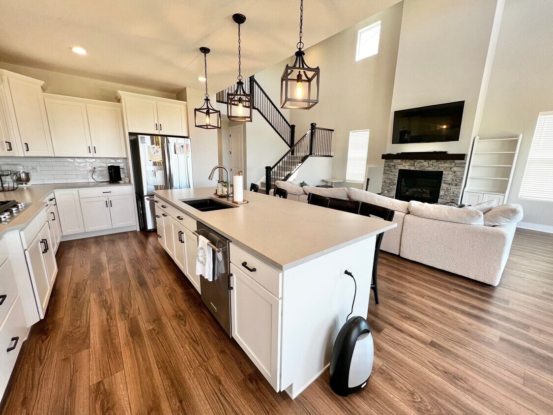Primary Photo - Stunning 4 Bed 3 Bath New Build Home in Ti...