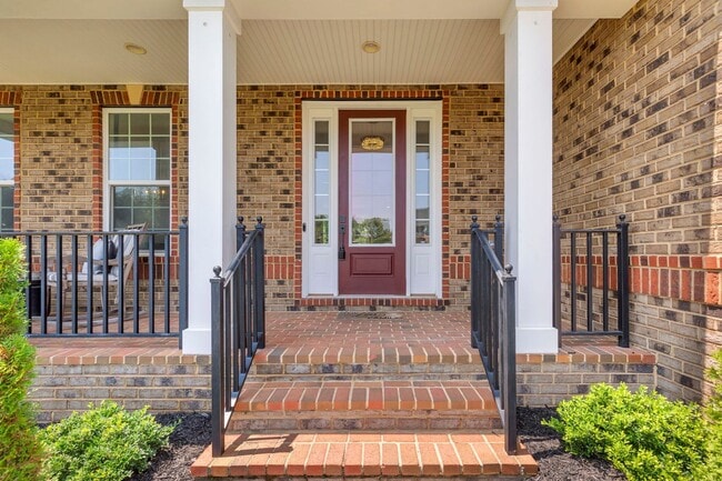 Building Photo - Exceptional Home in the Sought-After Commu...