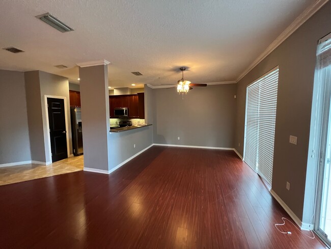 Building Photo - 638 Pinebranch Cir
