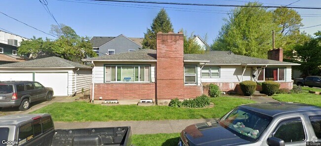 Building Photo - 2726 SE 25th Ave