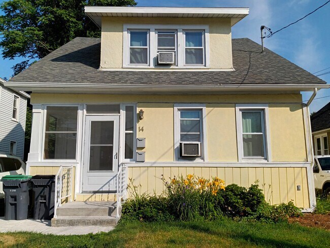 Front of house - 14 Weymouth St.