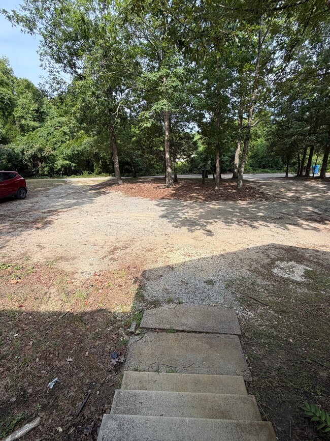Building Photo - 116 Oakspring Ln