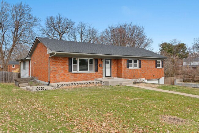 Foto del edificio - 562 Lone Oak Dr