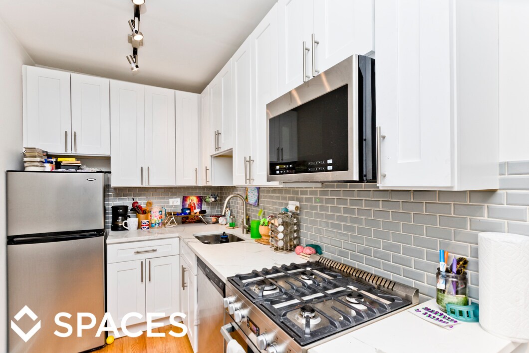 Foto principal - 3500 N Fremont St