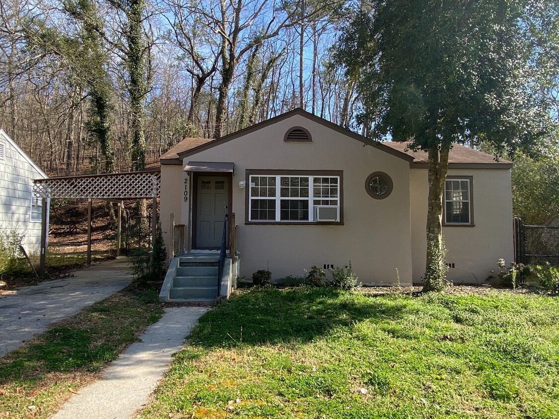 Foto principal - 2109 Thomas Ave