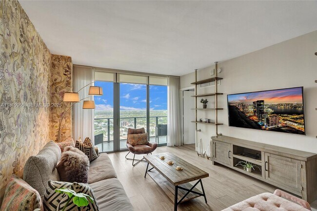 Foto del edificio - 121 NE 34th St