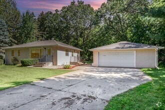 Building Photo - 13625 Gladiola St NW