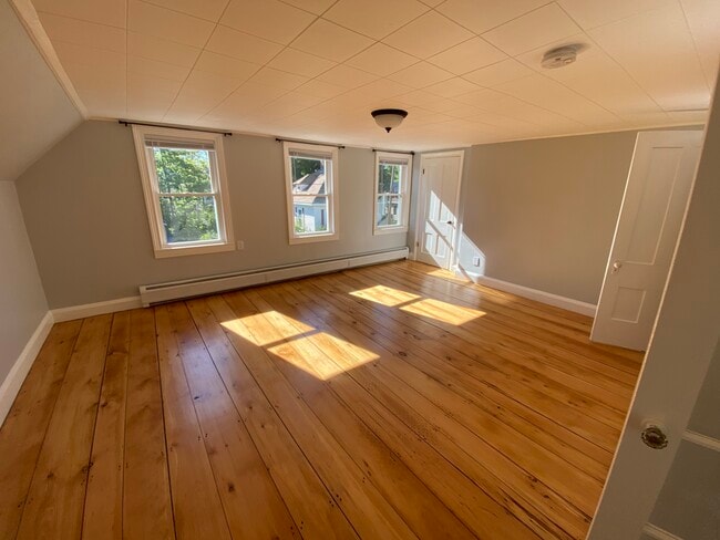Bedroom 1 - 223 Pearl St