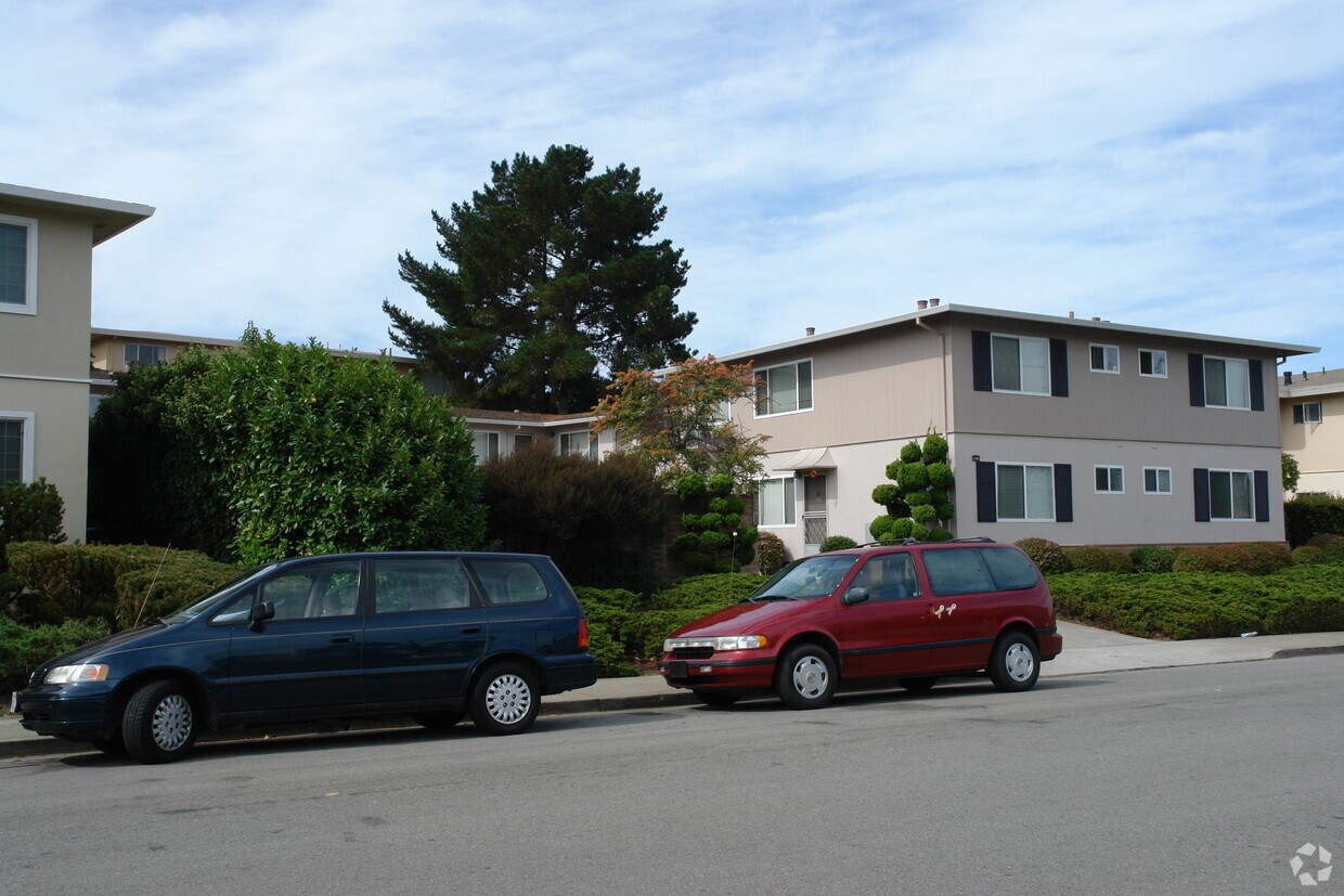 1743 Marco Polo Way, Burlingame, CA 94010 1743 Marco Polo Way