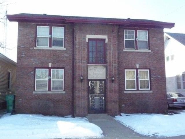 Primary Photo - 2701 Arlington Ave