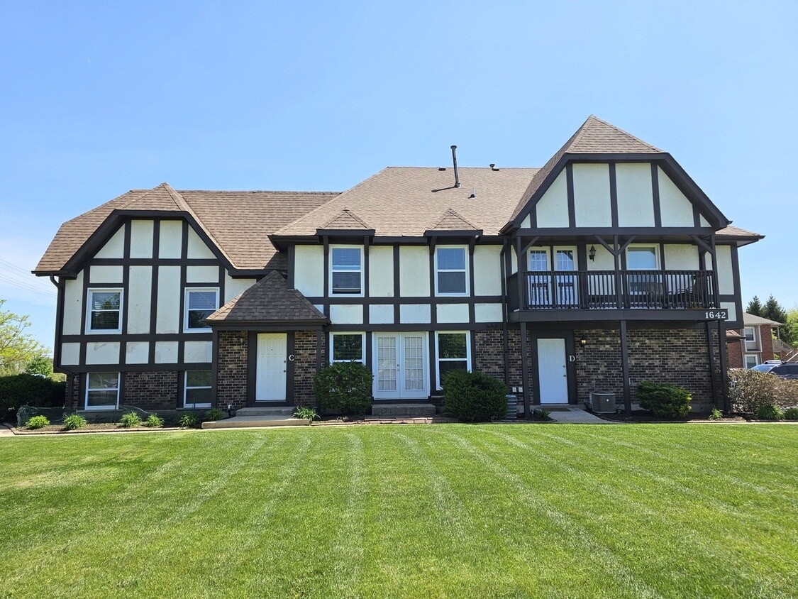 Primary Photo - 1642 Country Lakes Dr