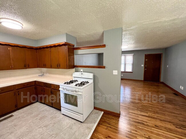 Building Photo - 510 W Pittsburg Pl
