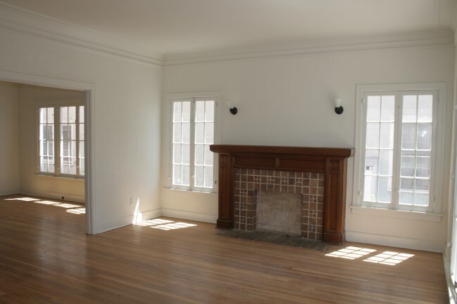 Building Photo - 232 S Berendo St