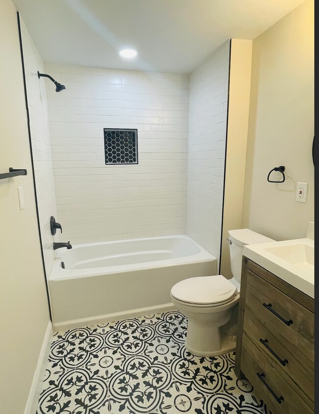 Photo - Glen Ave House