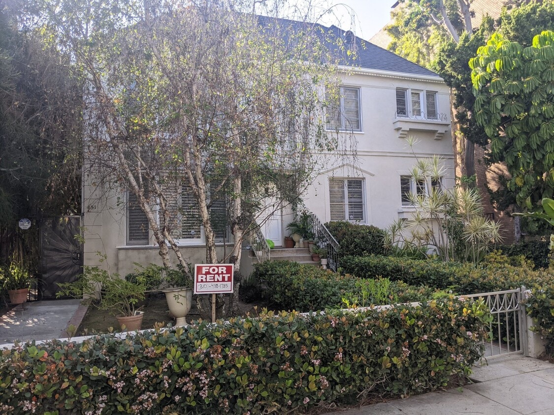 Photo - 451 N Oakhurst Dr (Beverly Hills, CA)