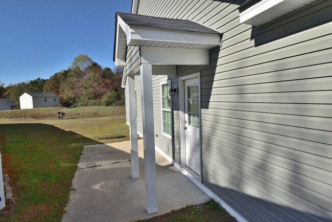 Foto del edificio - 1922 Sapphire Rd