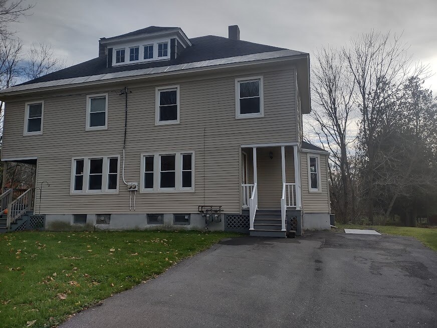 Primary Photo - 9458 Elm St