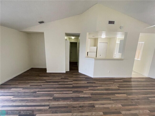 Foto del edificio - 3405 NW 44th St