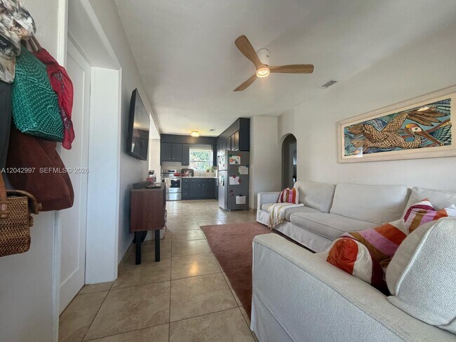 Foto del edificio - 5769 SW 5th Terrace