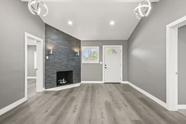 Foto del edificio - 13052 Terra Bella St