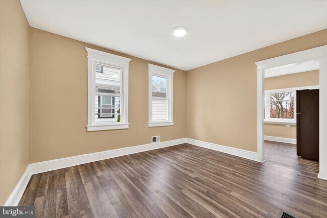 Foto del edificio - 541 Engard Ave