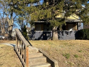 Building Photo - 23 S Spencer Ave