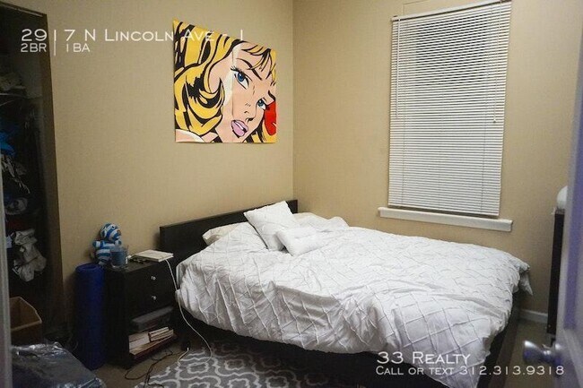 Building Photo - 2 Bedroom + Den Apartment in Lakeview