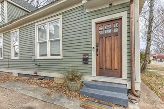 Building Photo - 2030 Young Ave