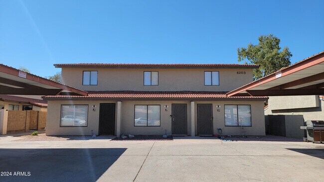 Building Photo - 6203 E Glencove St