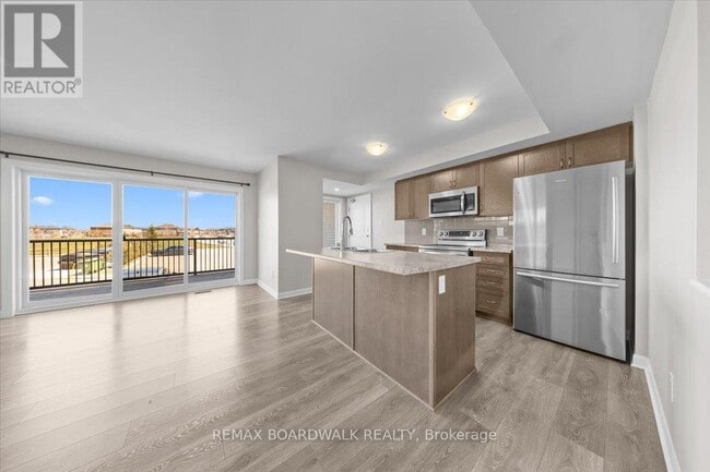 Building Photo - 709 Amberwing Private