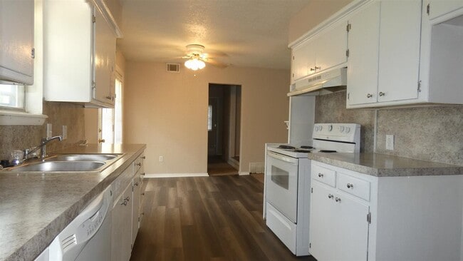 Foto del edificio - 2205 NW 46th St