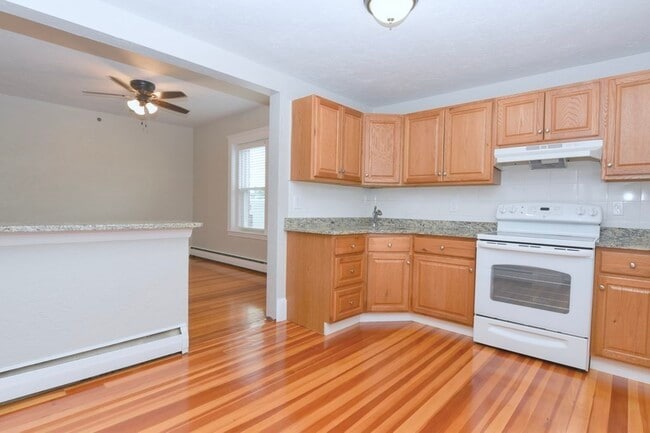 Building Photo - 499 Medford St