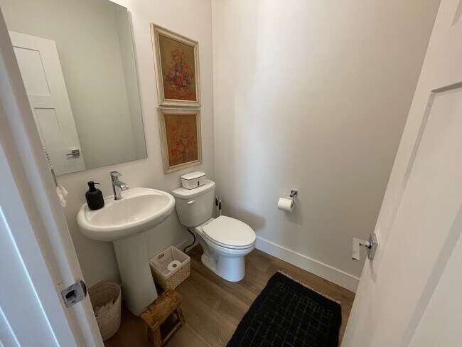 Foto del edificio - 1503 Masterson Ln