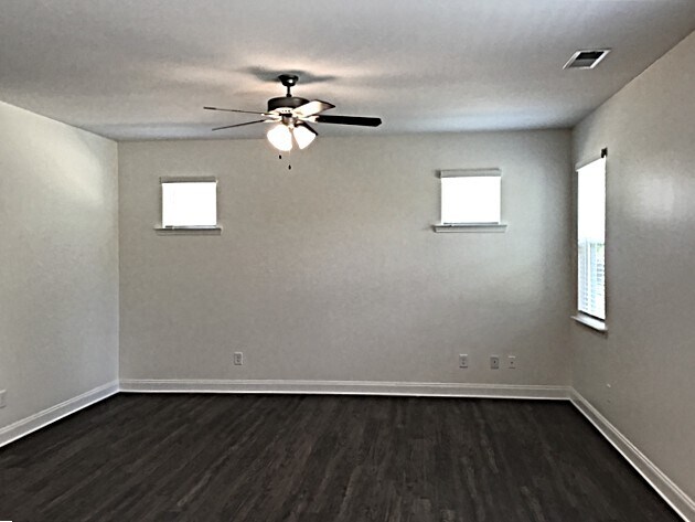 Foto del edificio - 1462 Weatherbrook Cir
