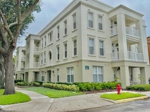 Building Photo - 1021 Siena Park Blvd E