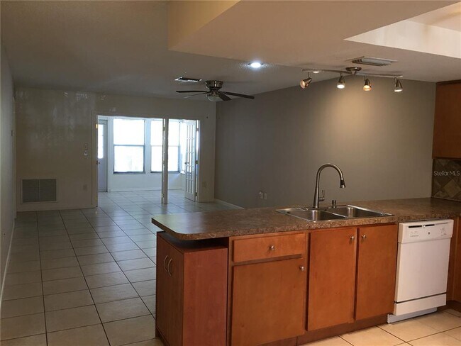 Building Photo - 2145 Corbin Pl