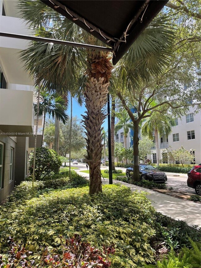 Foto del edificio - 2421 NE 65th St