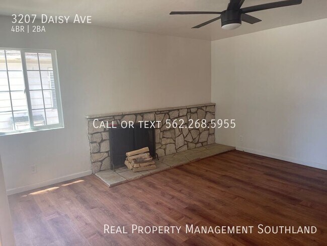 Building Photo - Remodelled 4 Bedroom Home Plus Office with...