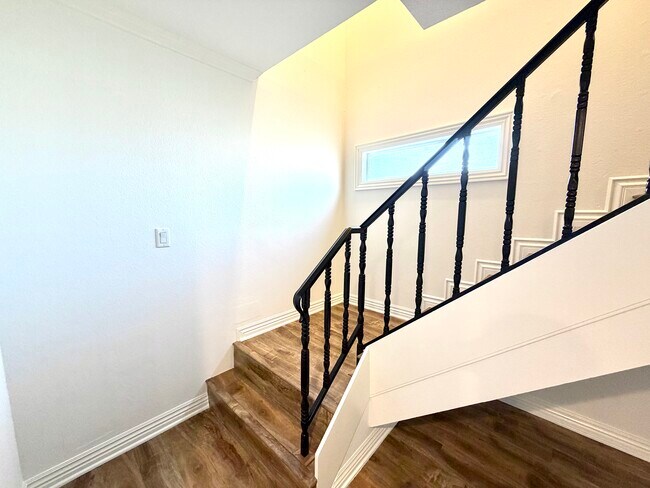 Foto del edificio - 908 W Foothill Blvd