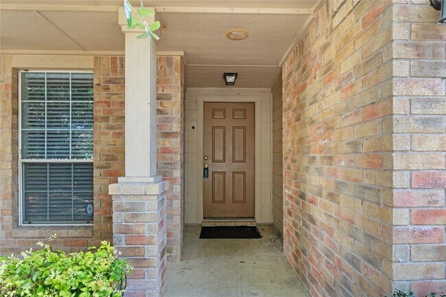 Building Photo - 123 Devonshire Dr