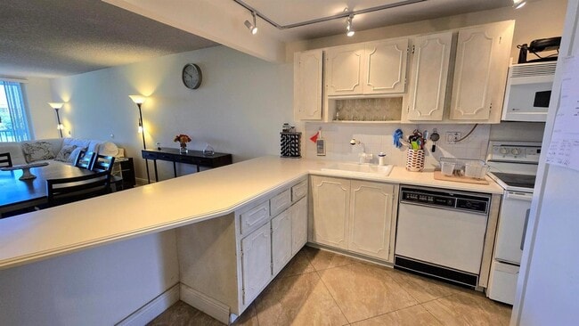 Photo - 3100 N Course Ln Apartment