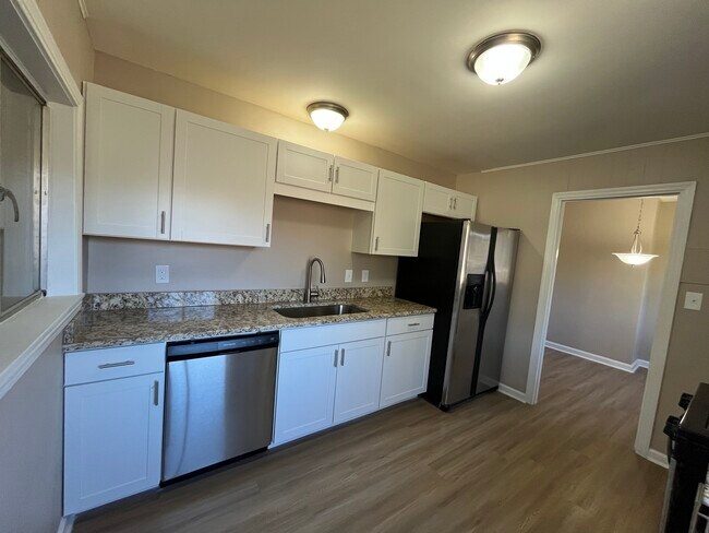 Building Photo - 532 Belmar Dr