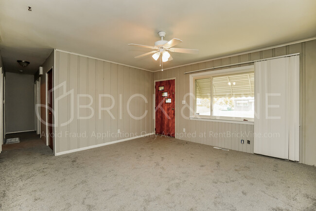 Building Photo - 1839 Argyle Dr