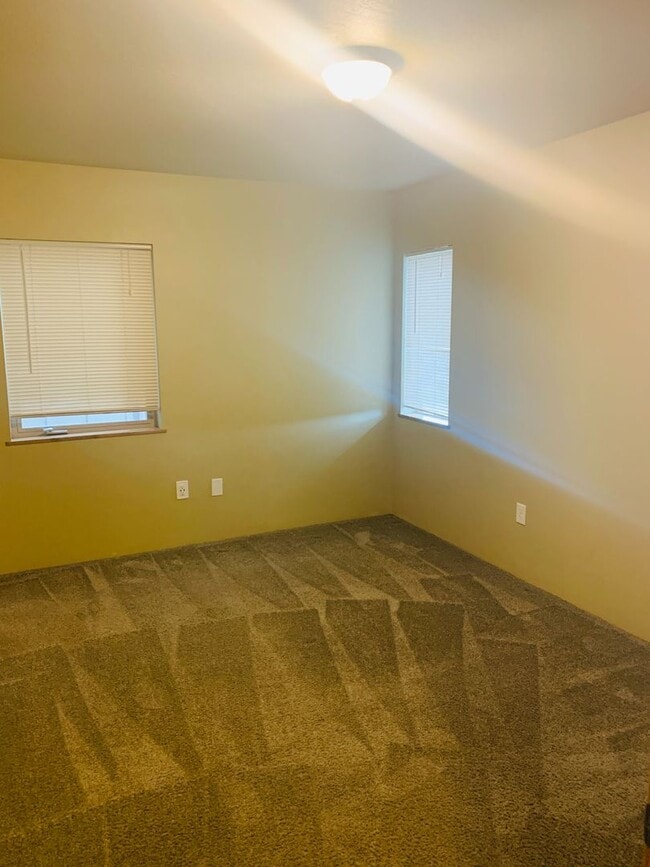 Building Photo - 4404 Deveraux Pl